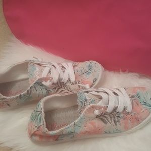 New jellypop super cute and comfy shoes